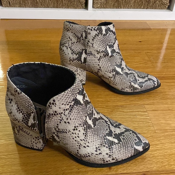 Seychelles Shoes - booties